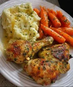 Pollo Guisado